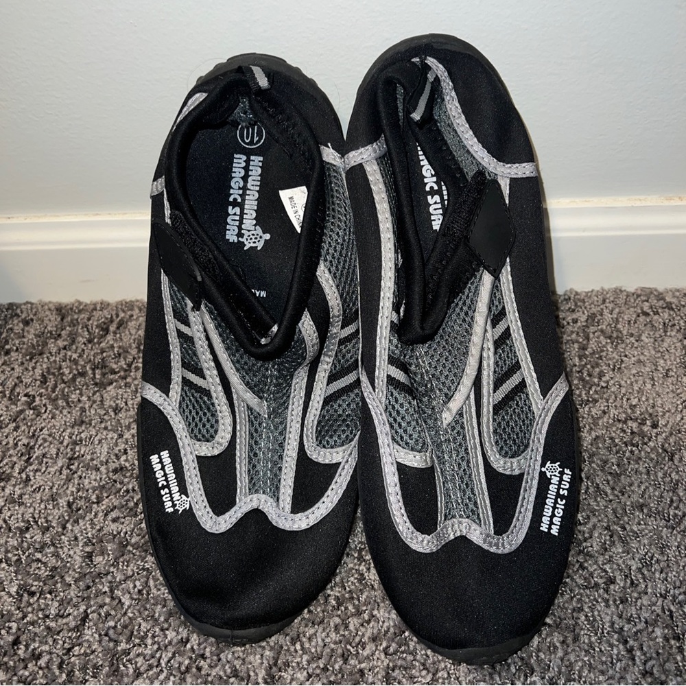 Hawaiian Magic Surf Men's Water Shoes Black and Gray Water Socks Size 10